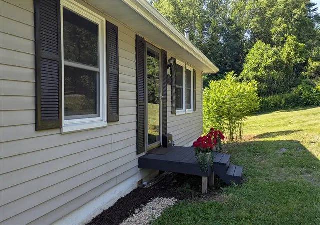 3rd image of 725 State Hwy 205, Oneonta, NY 13820 | MLS# R1698868