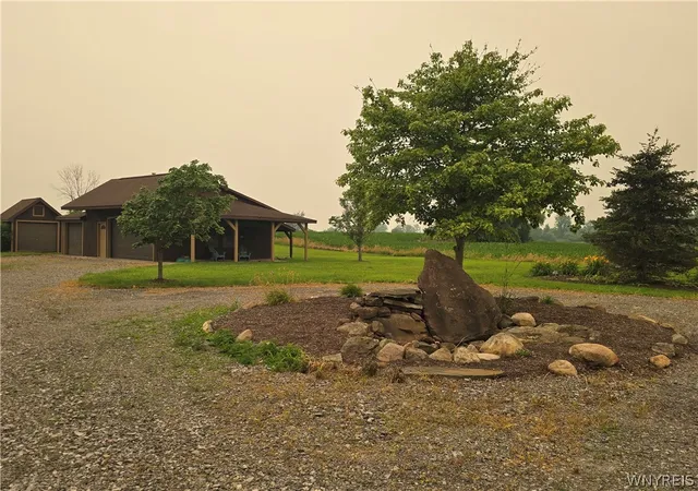 3rd image of 5790 Royalton Center Rd, Gasport, NY 14067 | MLS# B1698962