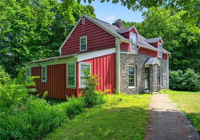 Photo 4 of Sale Pending at 5352 Onondaga Rd, Camillus, NY 13031 | MLS# S1698778 | Listing updated on 2026-07-21