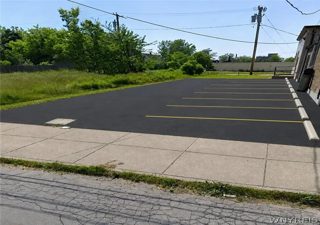 2nd image of 24 Rustic Pl, Buffalo, NY 14211 | MLS# B1698410