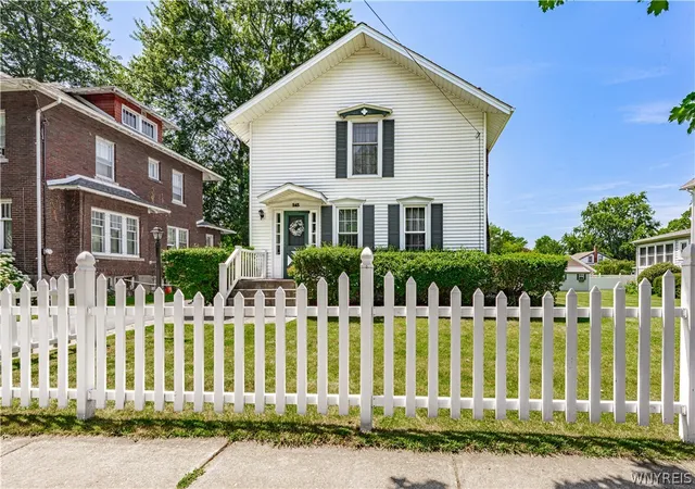 2nd image of 245 Lake St, Wilson, NY 14172 | MLS# B1699079