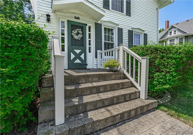 4th image of 245 Lake St, Wilson, NY 14172 | MLS# B1699079