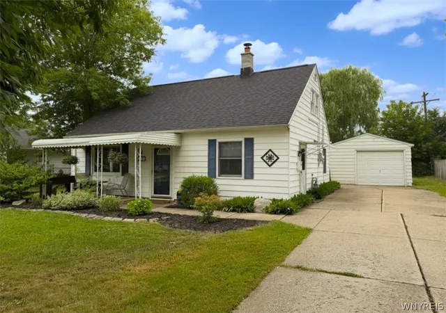 2nd image of 1158 Stony Point Rd, Grand Island, NY 14072 | MLS# B1698823
