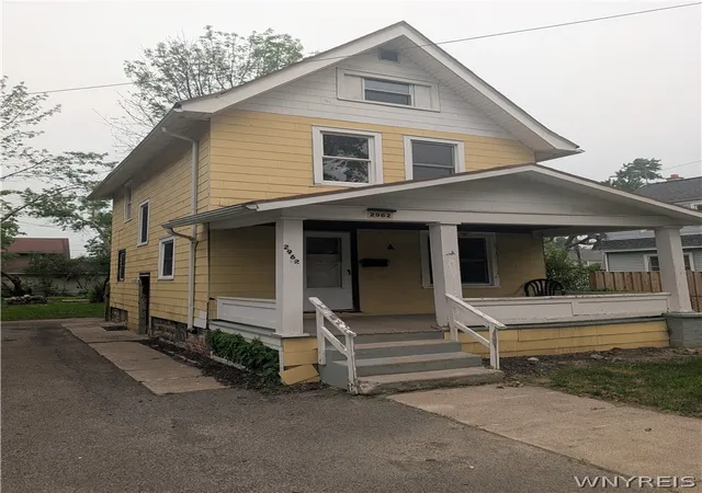 1st image of 2962 Mckoon Ave, Niagara Falls, NY 14305 | MLS# B1699175