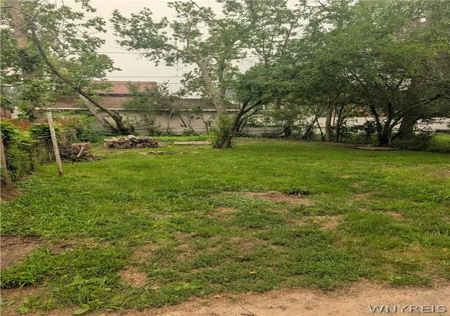 3rd image of 2962 Mckoon Ave, Niagara Falls, NY 14305 | MLS# B1699175