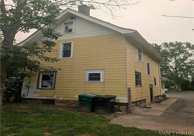 4th image of 2962 Mckoon Ave, Niagara Falls, NY 14305 | MLS# B1699175