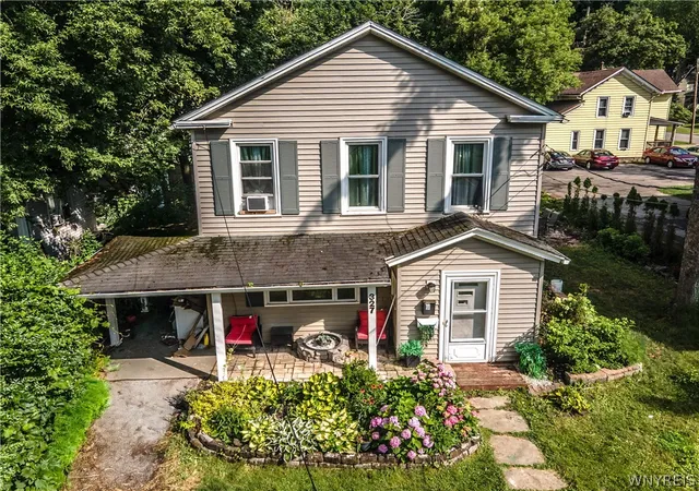 1st image of 327 Market St, Lockport, NY 14094 | MLS# B1699158