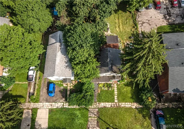 Photo 3 of Single family home for sale at 327 Market St, Lockport, NY 14094 | MLS# B1699158 | Listing updated on 2026-07-19