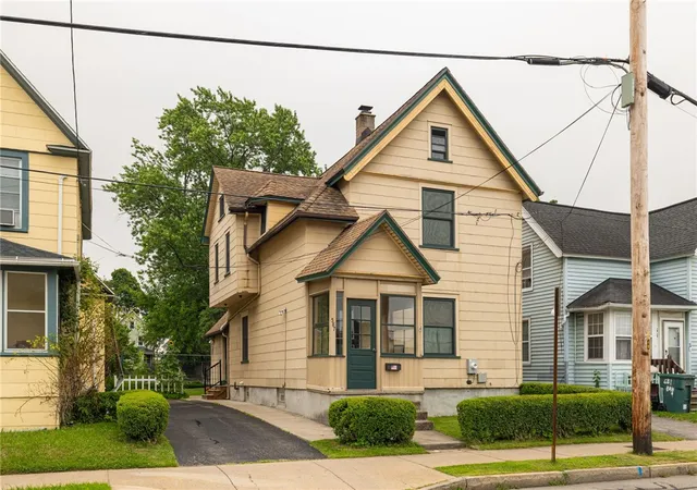 Photo 2 of Single family home for sale at 587 Bay St, Rochester, NY 14609 | MLS# R1698210 | Listing updated on 2026-07-30