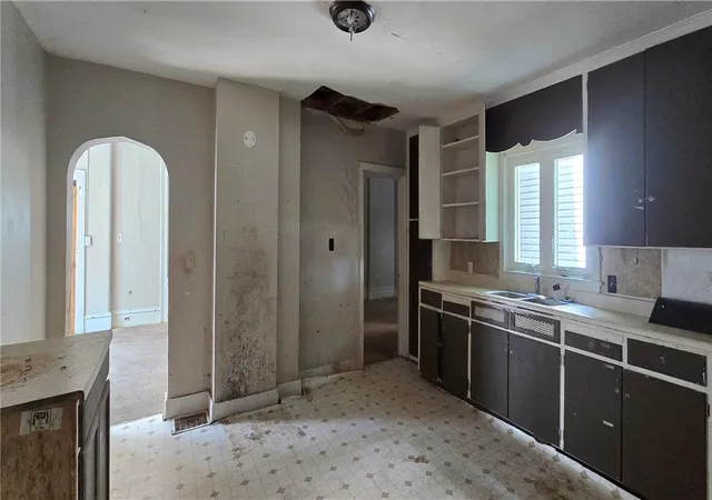 Listing Photo 2 - Condo for sale in building located at 372 W Thurston St, Elmira, NY 14901 - Unit #