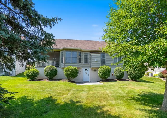 5th image of 1104 Twin Leaf, Webster, NY 14580 | MLS# R1698811