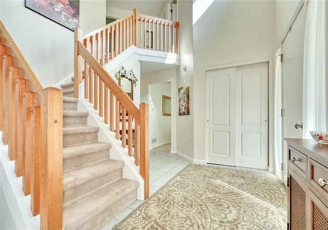 Photo 3 of Sale Pending at 116 Brush Crk Dr, Rochester, NY 14612 | MLS# R1699105 | Listing updated on 2026-07-25