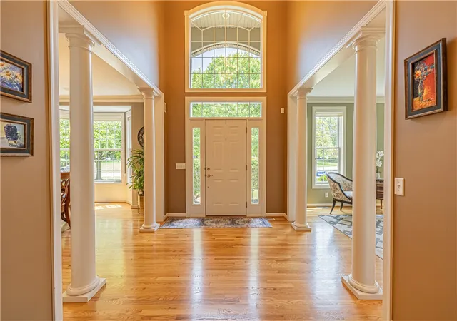 3rd image of 17 Royale Dr, Fairport, NY 14450 | MLS# R1698096