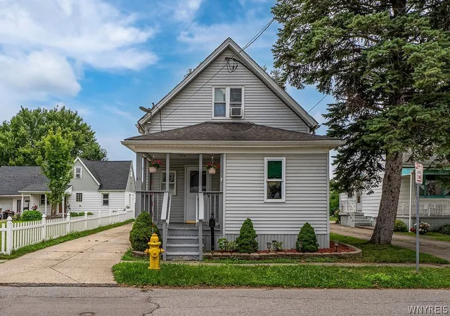 2nd image of 44 Frederick St, Buffalo, NY 14227 | MLS# B1699151