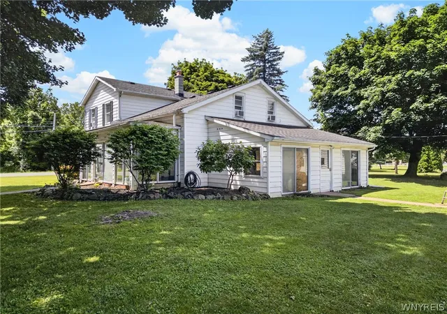 3rd image of 12720 Main Rd, Akron, NY 14001 | MLS# B1699033