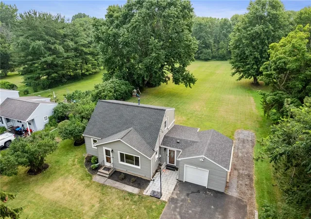 4th image of 398 Trimmer Rd, Parma, NY 14559 | MLS# R1699166