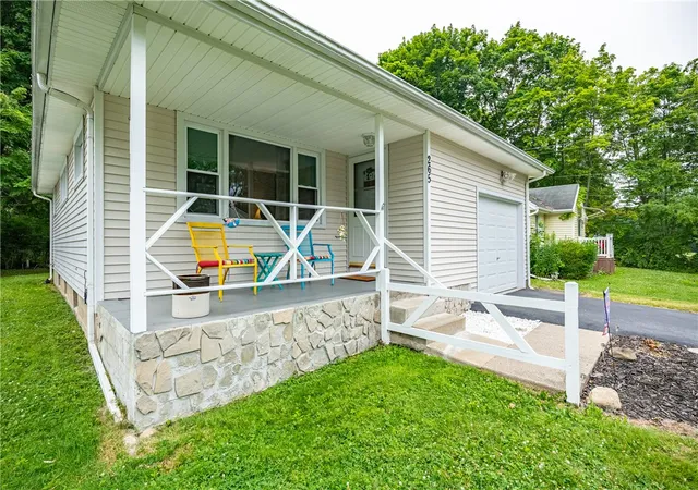 Photo 2 of Sale Pending at 265 River Meadow Dr, Rochester, NY 14623 | MLS# R1697427 | Listing updated on 2026-07-22