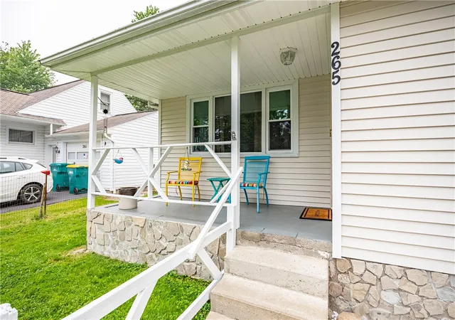 Photo 3 of Sale Pending at 265 River Meadow Dr, Rochester, NY 14623 | MLS# R1697427 | Listing updated on 2026-07-22