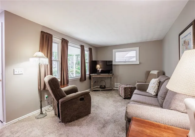 Photo 4 of Sale Pending at 265 River Meadow Dr, Rochester, NY 14623 | MLS# R1697427 | Listing updated on 2026-07-22