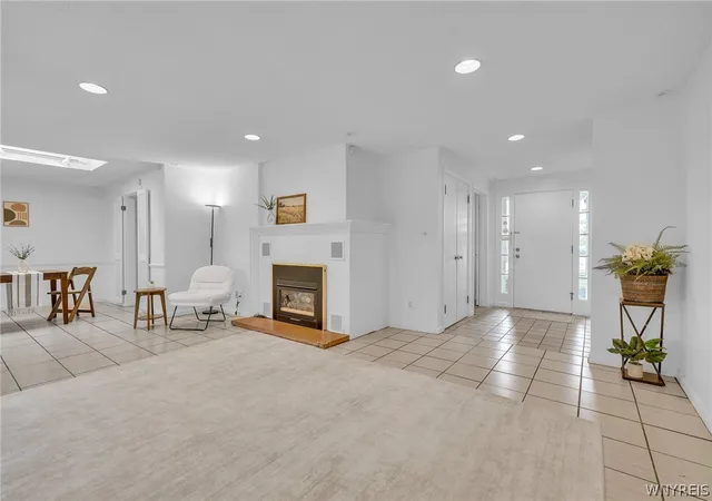 Photo 2 of Sale Pending at 86 Farber Ln, Buffalo, NY 14221 | MLS# B1698693 | Listing updated on 2026-07-24