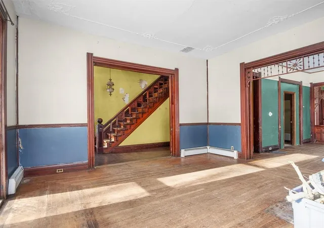 Photo 4 of Single family home for sale at 137 Caroline St, Clyde, NY 14433 | MLS# R1699144 | Listing updated on 2026-07-16