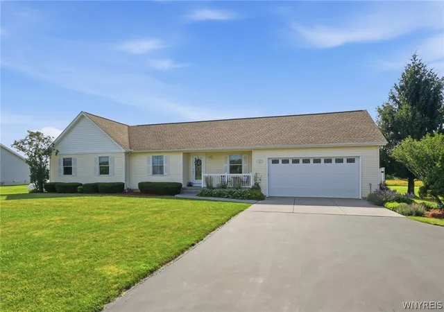 1st image of 4410 Green Rd, Lockport, NY 14094 | MLS# B1698864