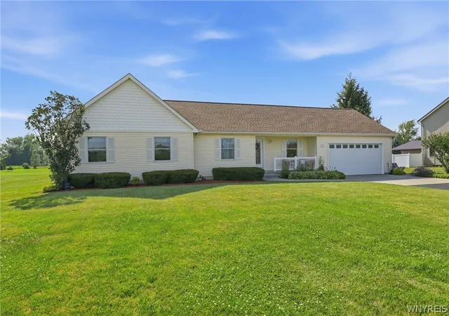 3rd image of 4410 Green Rd, Lockport, NY 14094 | MLS# B1698864
