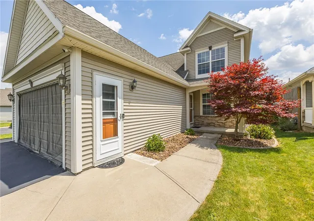 4th image of 20 Silver Maple Dr, Spencerport, NY 14559 | MLS# R1694649