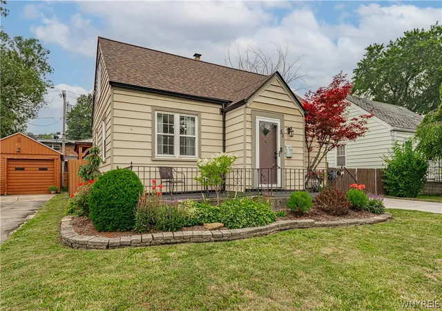 Photo 3 of Sale Pending at 51 Sanders Rd, Buffalo, NY 14216 | MLS# B1698027 | Listing updated on 2026-07-29