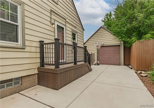 Photo 5 of Sale Pending at 51 Sanders Rd, Buffalo, NY 14216 | MLS# B1698027 | Listing updated on 2026-07-29