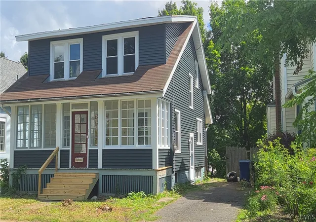 3rd image of 164 Berkshire Ave, Syracuse, NY 13208 | MLS# S1698061