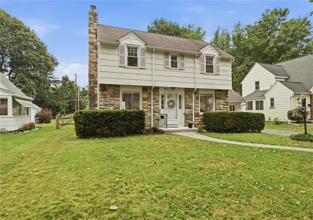 2nd image of 63 Montclair Dr, Rochester, NY 14617 | MLS# R1698066