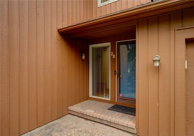 2nd image of 28 Green Pine Ln, Webster, NY 14580 | MLS# R1698973
