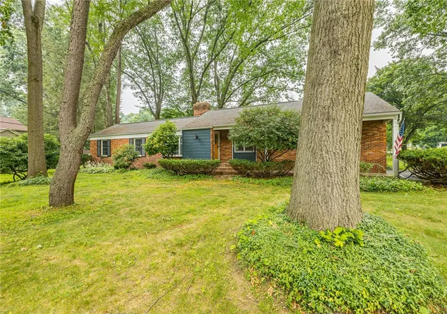 1st image of 45 Shire Oaks Dr, Pittsford, NY 14534 | MLS# R1698980