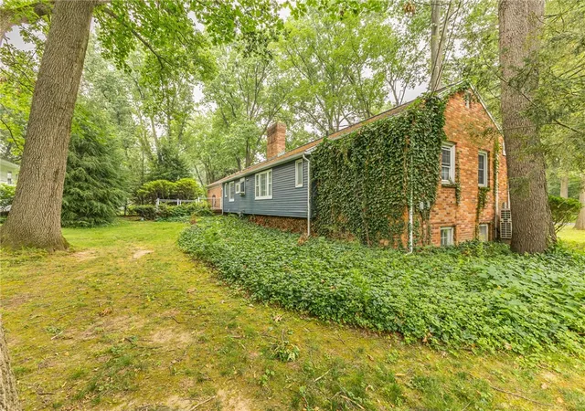 33rd image of 45 Shire Oaks Dr, Pittsford, NY 14534 | MLS# R1698980