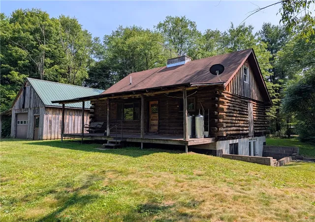 Photo 2 of Single family home for sale at 544 Klondike Rd, Bradford, PA 16701 | MLS# R1698975 | Listing updated on 2026-07-17