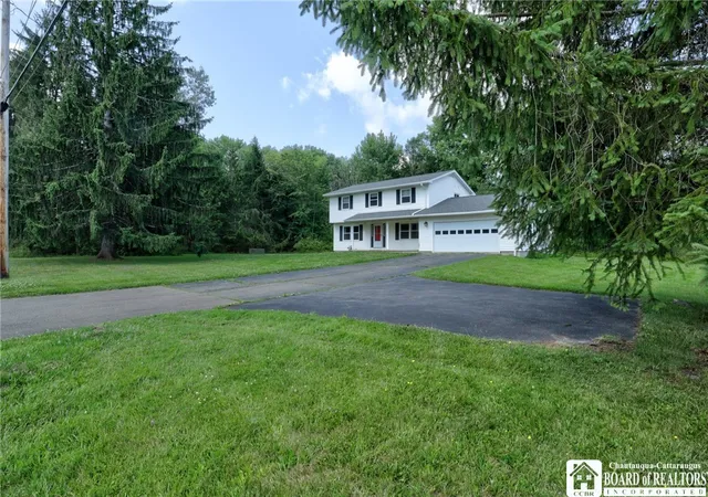 Photo 2 of Single family home for sale at 190 Shadyside Ave, Lakewood, NY 14750 | MLS# R1695249 | Listing updated on 2026-08-01
