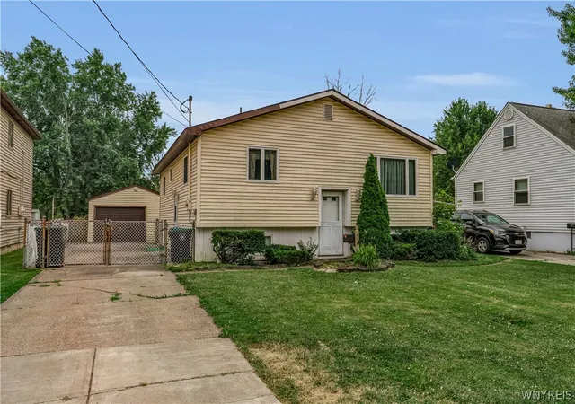 1st image of 35 State St, Tonawanda, NY 14150 | MLS# B1698164