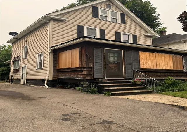 2nd image of 205 Roycroft Dr, Rochester, NY 14621 | MLS# R1699272