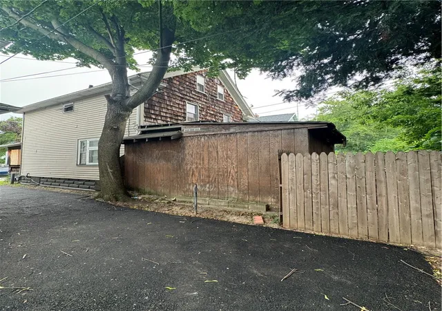5th image of 205 Roycroft Dr, Rochester, NY 14621 | MLS# R1699272