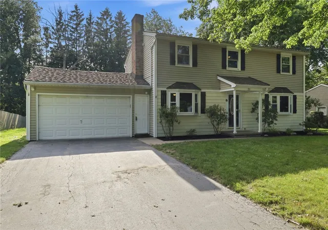 2nd image of 21 Squirrels Heath Rd, Fairport, NY 14450 | MLS# R1699268