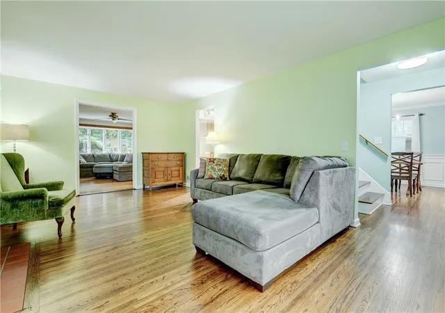 3rd image of 248 Wyndham Rd, Irondequoit, NY 14609 | MLS# R1698274