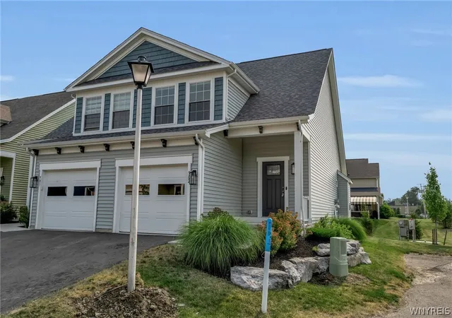 2nd image of 902 Carriage Ln, West Seneca, NY 14224 | MLS# B1699289