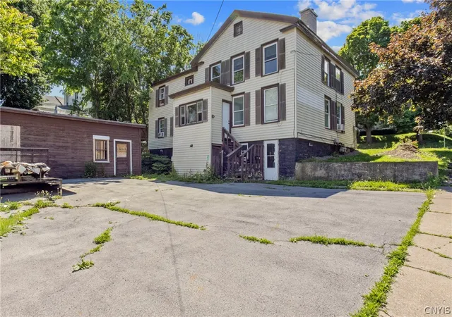 42nd image of 69 E Oneida St, Oswego, NY 13126 | MLS# S1699142