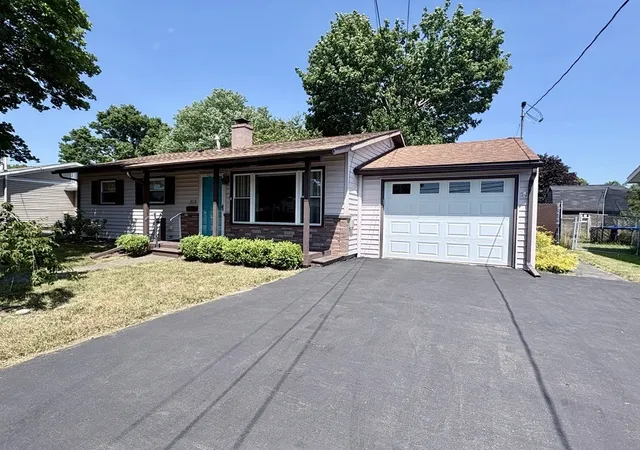 Photo 2 of Sale Pending at 312 Marshall St, Horseheads, NY 14845 | MLS# R1699243 | Listing updated on 2026-07-21