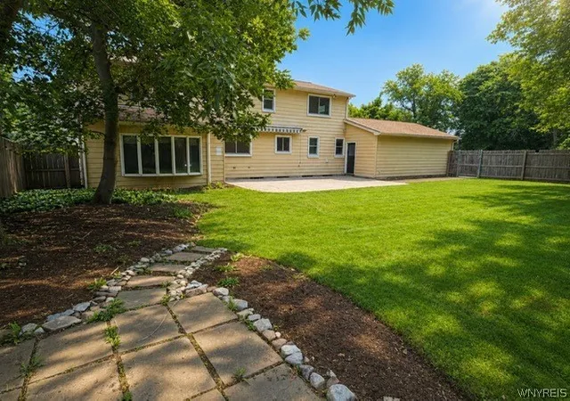 3rd image of 181 Halwill Aka 40 Parkledge Dr, Buffalo, NY 14226 | MLS# B1699187