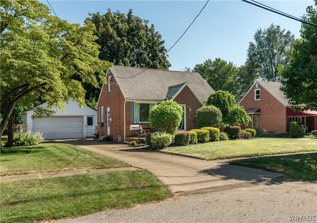 1st image of 31 Sunset Rd, Buffalo, NY 14227 | MLS# B1699145