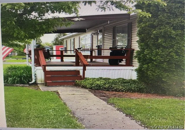 3rd image of 6035 S Transit #156 Pkwy Rd, Lockport Town, NY 14094 | MLS# B1698679