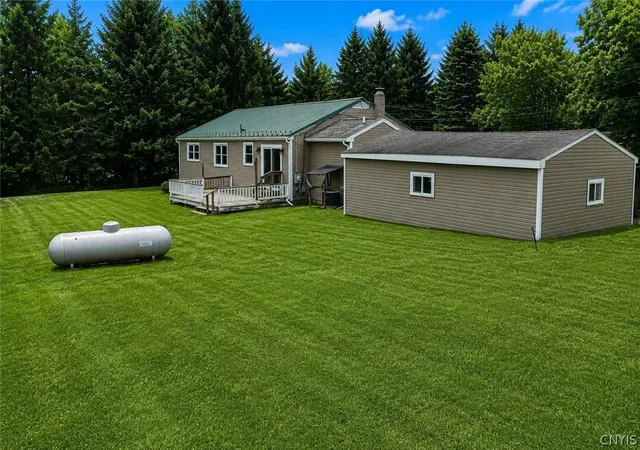 3rd image of 6241 S Mcdonald Rd, Elbridge, NY 13080 | MLS# S1699375