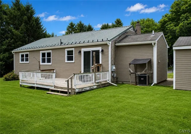 4th image of 6241 S Mcdonald Rd, Elbridge, NY 13080 | MLS# S1699375